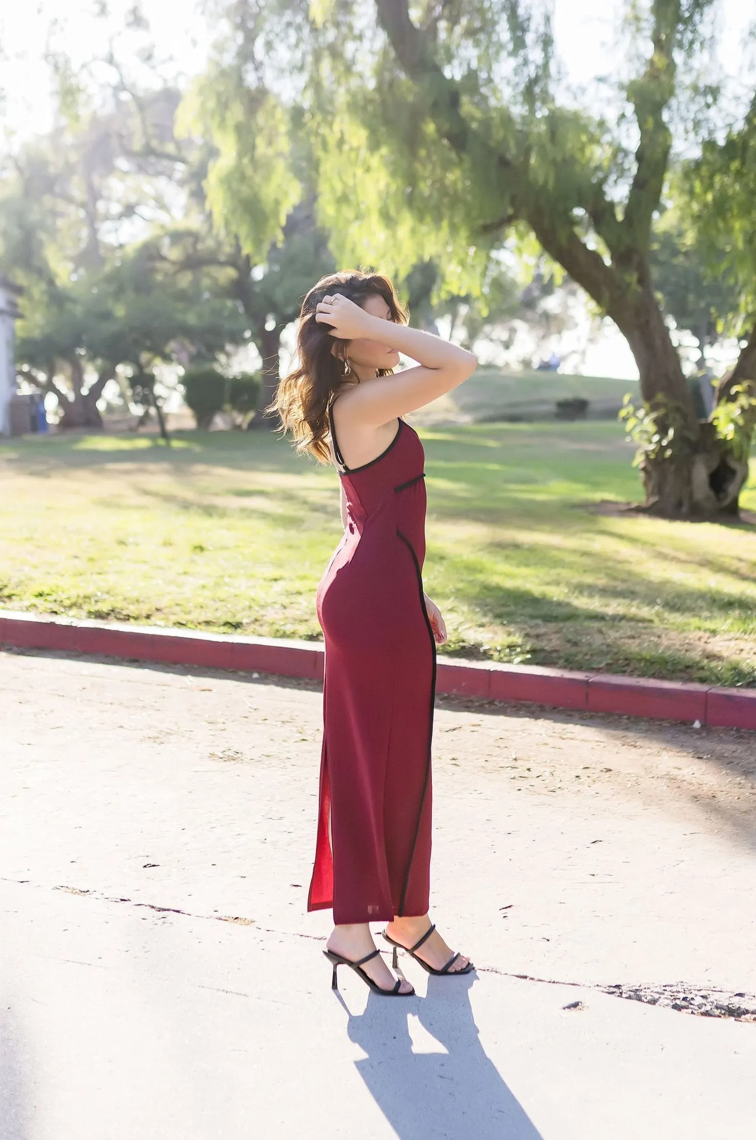 Addy Sleeveless Contrast Stitching Midi Dress Burgundy