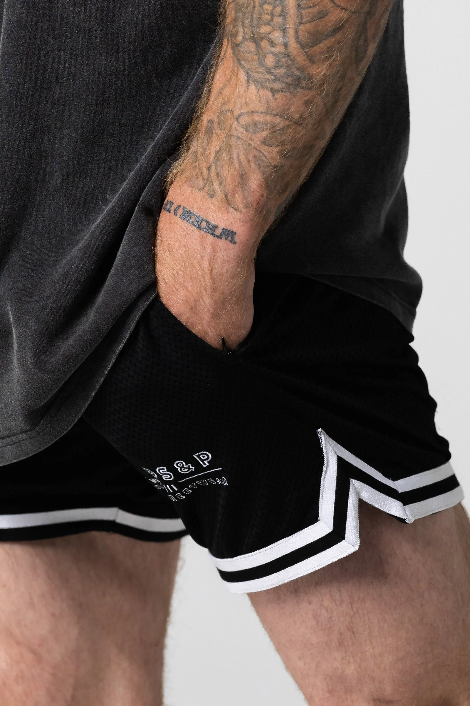 Unbounded Basketball Shorts R2